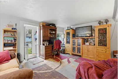 177 NW Ebberts Ave, Hillsboro, OR 97124 - Photo 8