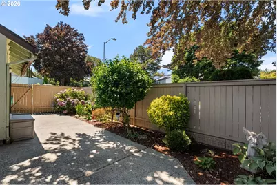4246 NE 125th Pl, Portland, OR 97230 - Photo 24