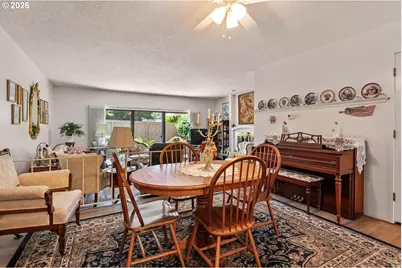 4246 NE 125th Pl, Portland, OR 97230 - Photo 8
