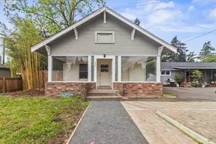 647 N 9th St, Cottage Grove, OR 97424 - Photo 2