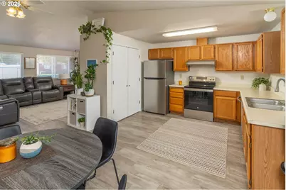 3217 SW Quartz Ave, Redmond, OR 97756 - Photo 10