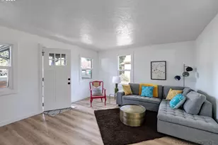 2814 SE 145th Ave, Portland, OR 97236 - Photo 4