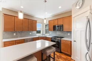 14810 SW Trevor Ln, Portland, OR 97224 - Photo 12