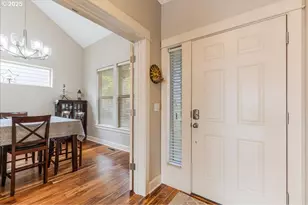 14810 SW Trevor Ln, Portland, OR 97224 - Photo 2