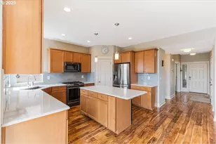 14810 SW Trevor Ln, Portland, OR 97224 - Photo 8