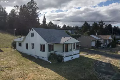 807 Cedar St, Yoncalla, OR 97499 - Photo 4