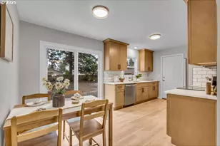 13104 SE Center St, Portland, OR 97236 - Photo 14