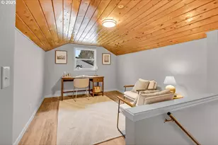 13104 SE Center St, Portland, OR 97236 - Photo 28