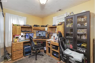 307 Sherman St, Amity, OR 97101 - Photo 6