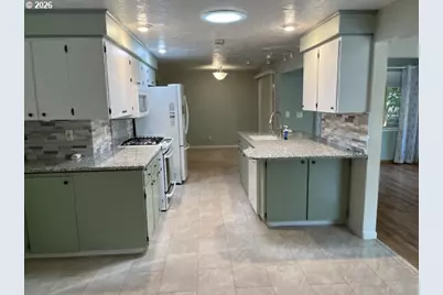 3386 48th Ave, Salem, OR 97305 - Photo 8