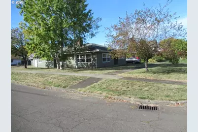 114 Walnut St, Independence, OR 97351 - Photo 2