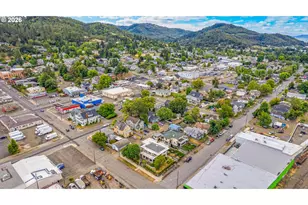 511 SE Mosher Ave, Roseburg, OR 97470 - Photo 46