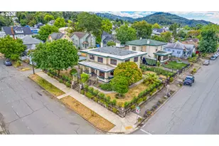 511 SE Mosher Ave, Roseburg, OR 97470 - Photo 2