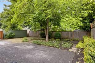 923 NE Tillamook St, Portland, OR 97212 - Photo 22