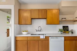 923 NE Tillamook St, Portland, OR 97212 - Photo 8