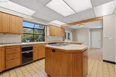 11765 SW Gaarde St, Tigard, OR 97224 - Photo 12