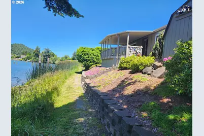 100 River Bend Rd #24, Reedsport, OR 97467 - Photo 8