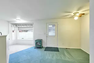 1032 Stanfield Rd, Woodburn, OR 97071 - Photo 4