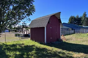 412 23rd St, Myrtle Point, OR 97458 - Photo 6