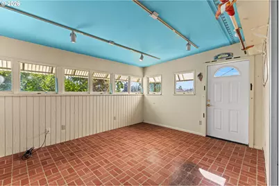 412 23rd St, Myrtle Point, OR 97458 - Photo 28