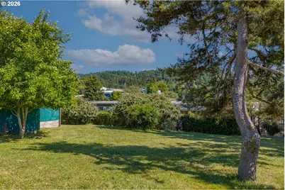 412 23rd St, Myrtle Point, OR 97458 - Photo 38