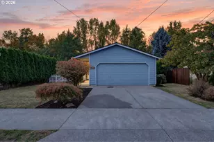 9654 N Edison St, Portland, OR 97203 - Photo 2