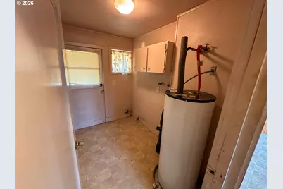 205 W Clarendon St, Gladstone, OR 97027 - Photo 14