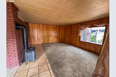 205 W Clarendon St, Gladstone, OR 97027 - Photo 6