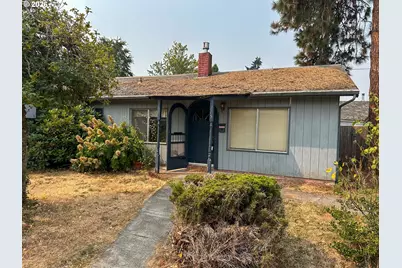 205 W Clarendon St, Gladstone, OR 97027 - Photo 2