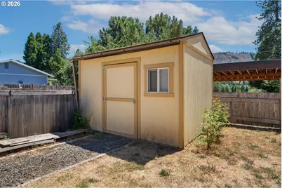 2325 Tenmile Valley Rd, Tenmile, OR 97481 - Photo 26