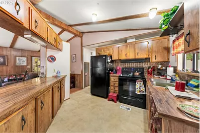 2325 Tenmile Valley Rd, Tenmile, OR 97481 - Photo 10