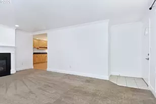 13046 Setera Cir, Oregon City, OR 97045 - Photo 6