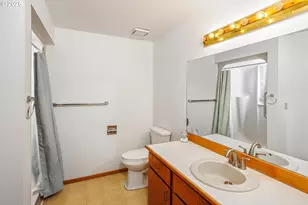 13821 NW 10th Ct, Vancouver, WA 98685 - Photo 14