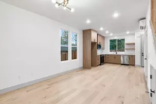 5211 SW Vacuna St, Portland, OR 97219 - Photo 4