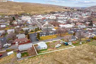 110 N Gilmore St, Heppner, OR 97836 - Photo 32