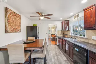 710 SE 155th Ave, Portland, OR 97233 - Photo 12