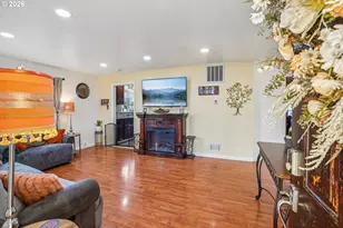 710 SE 155th Ave, Portland, OR 97233 - Photo 4