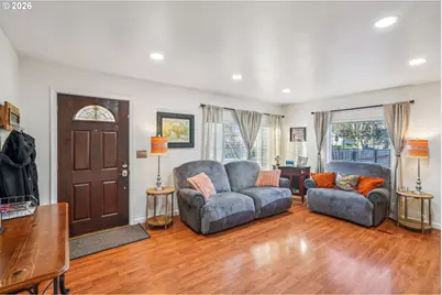 710 SE 155th Ave, Portland, OR 97233 - Photo 6