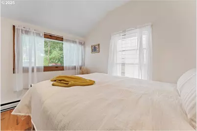 830 Oceanway St, Seaside, OR 97138 - Photo 14