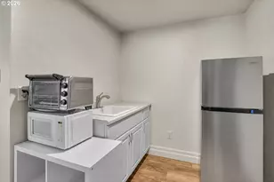 8044 SE Malden St, Portland, OR 97206 - Photo 26