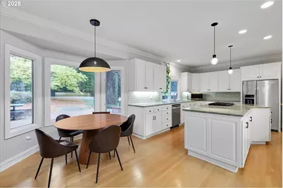 1300 Tyndall Ct, Lake Oswego, OR 97034 - Photo 22