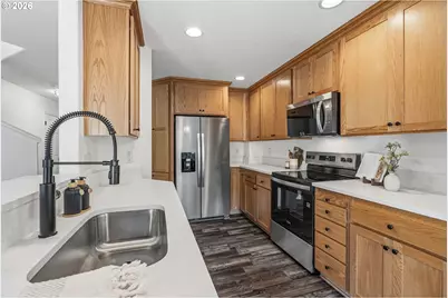 808 King Dr, Rainier, OR 97048 - Photo 10