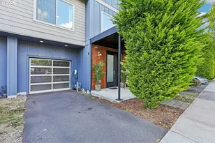805 NW Victoria Ave, Gresham, OR 97030 - Photo 2
