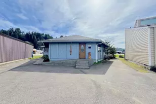 566 Greenwood Ave, Reedsport, OR 97467 - Photo 1