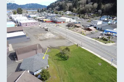 566 Greenwood Ave, Reedsport, OR 97467 - Photo 8