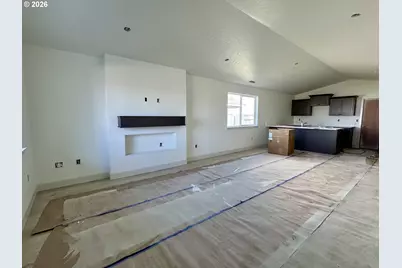 876 E Kinsley Ave, Hermiston, OR 97838 - Photo 2