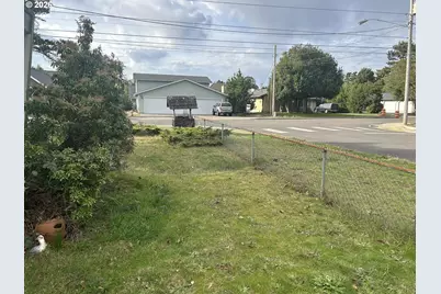 1612 34th St, Florence, OR 97439 - Photo 26