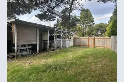1612 34th St, Florence, OR 97439 - Photo 18