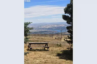 2080 Mountain View Dr, The Dalles, OR 97058 - Photo 2
