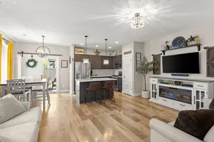 604 S Columbia St, Newberg, OR 97132 - Photo 2